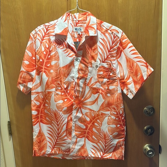Uzzi Hawaiian shirt, size XL - Picture 1 of 6
